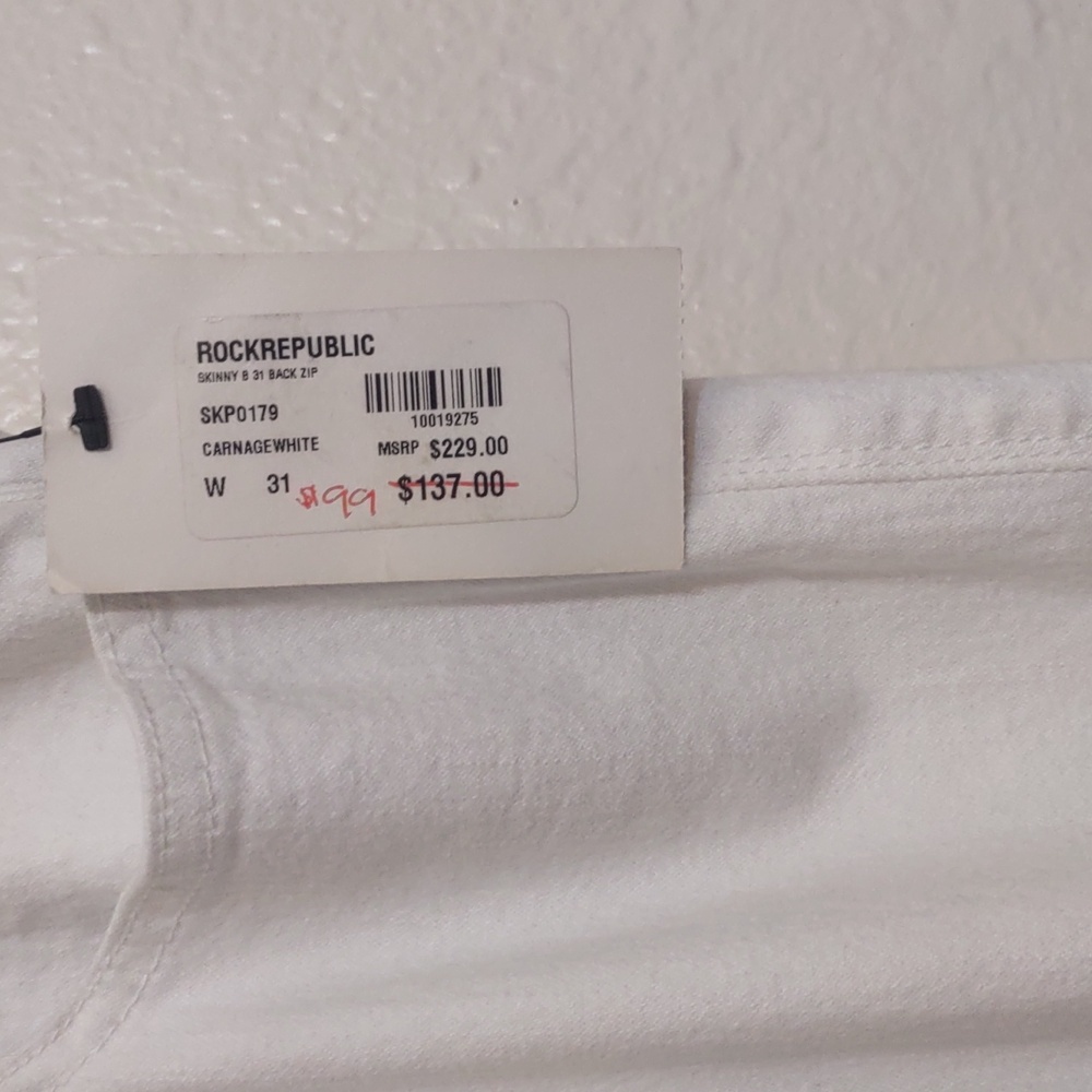 NWT ROCK AND REPUBLIC CARNAGE WHITE PANTS WITH BLACK ZIPPERS ON BACK SIZE 31 - Picture 3 of 15